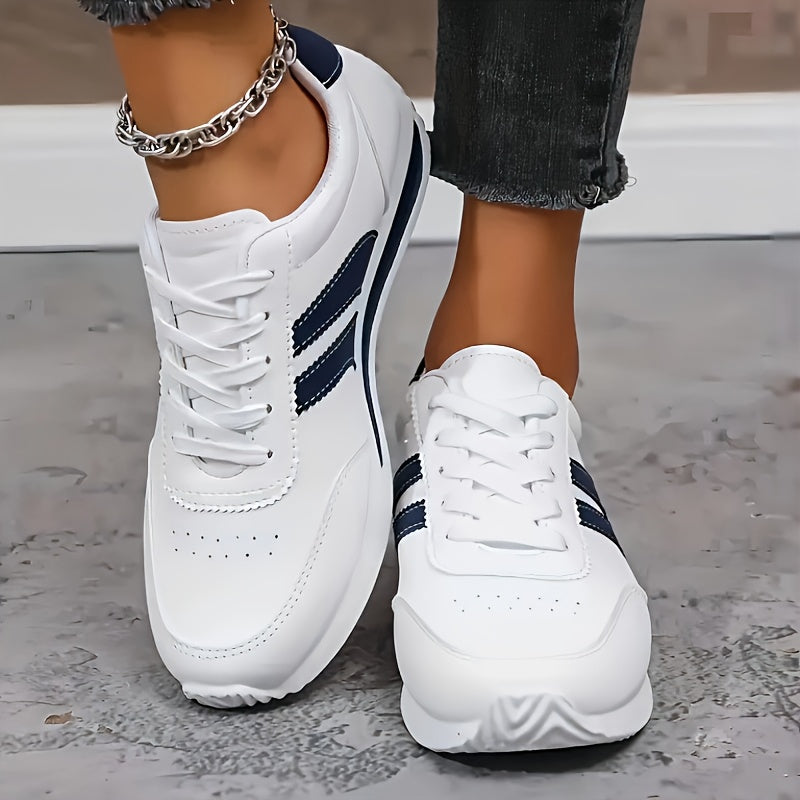 Zapatillas Deportivas Blancas con Detalles Azul Marino