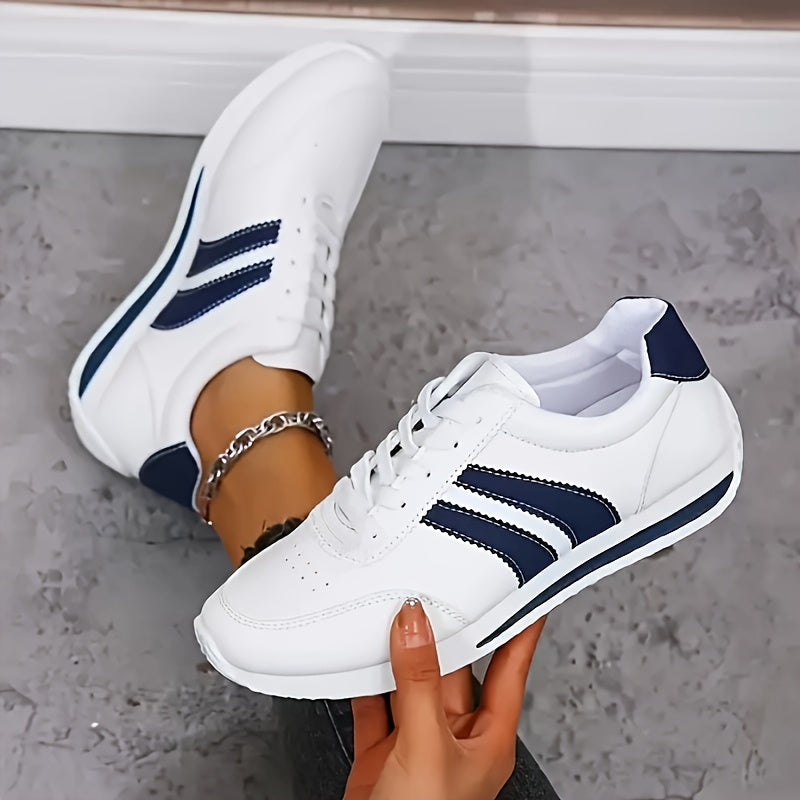 Zapatillas Deportivas Blancas con Detalles Azul Marino
