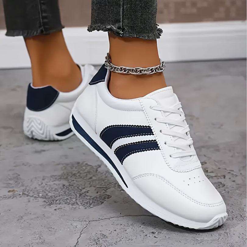 Zapatillas Deportivas Blancas con Detalles Azul Marino